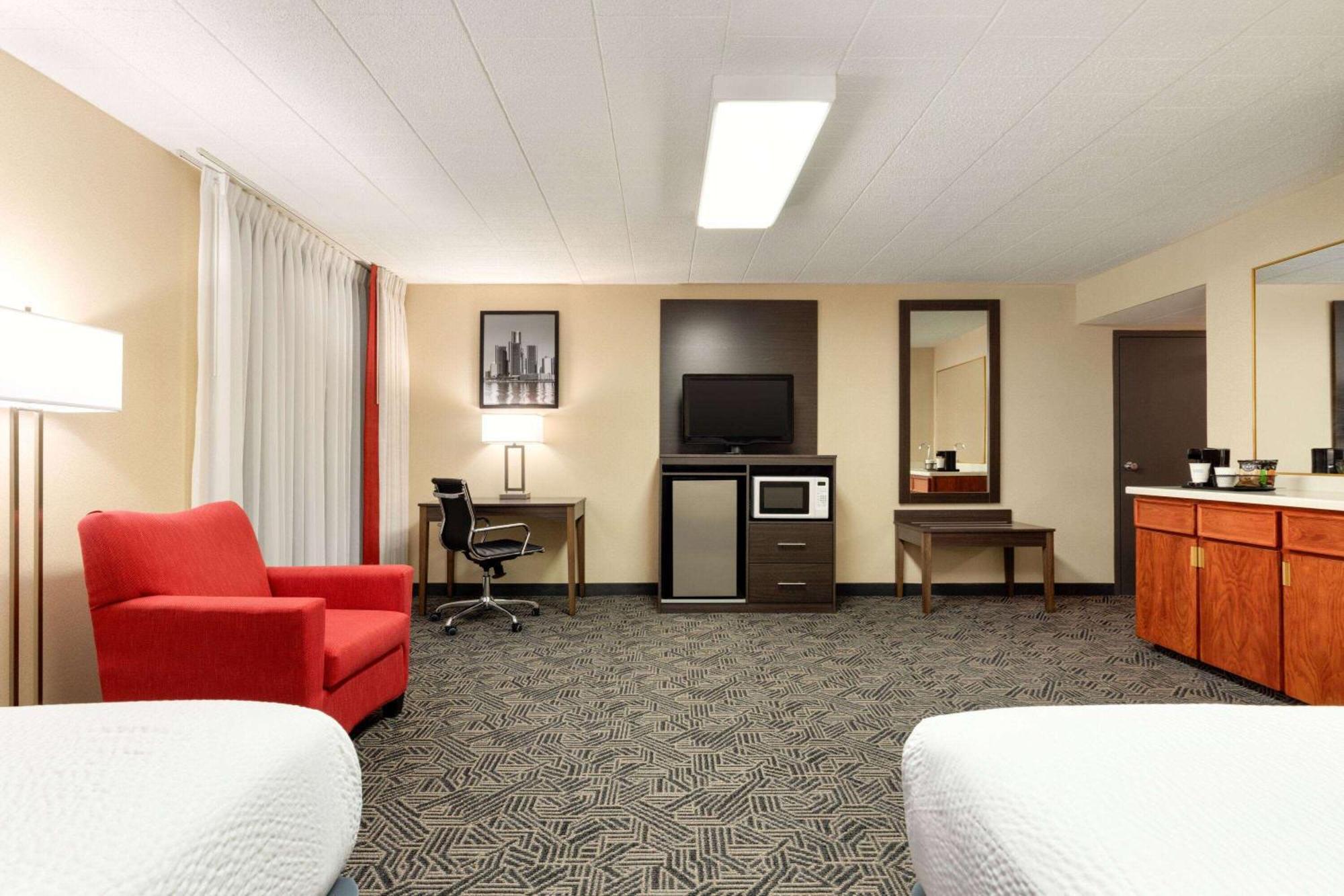 Hotel Ramada By Wyndham Alpena Exterior foto