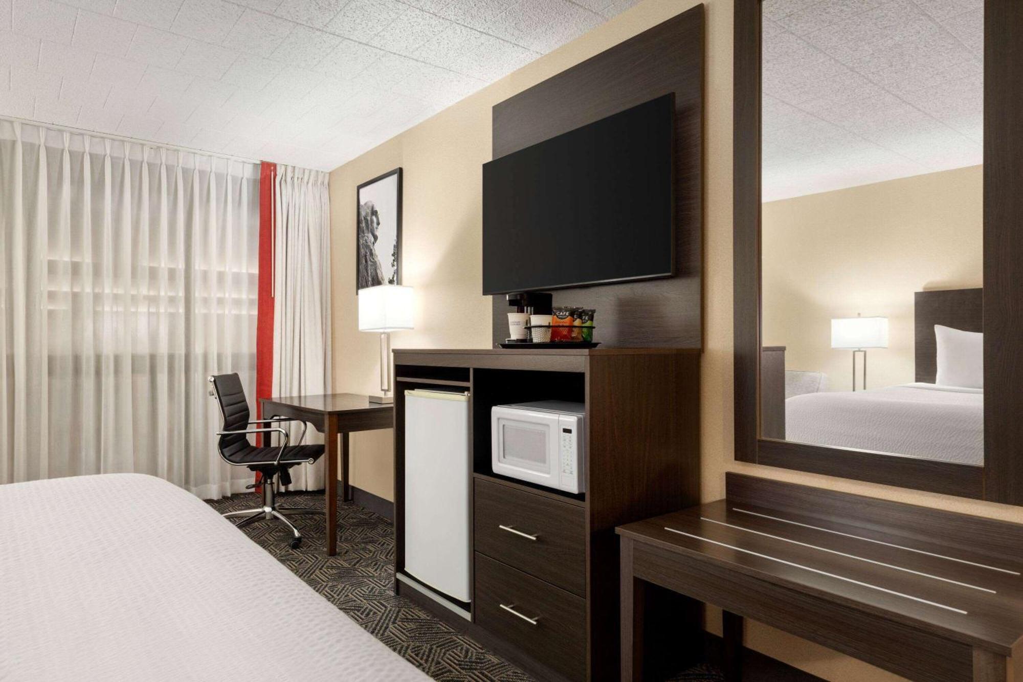 Hotel Ramada By Wyndham Alpena Exterior foto