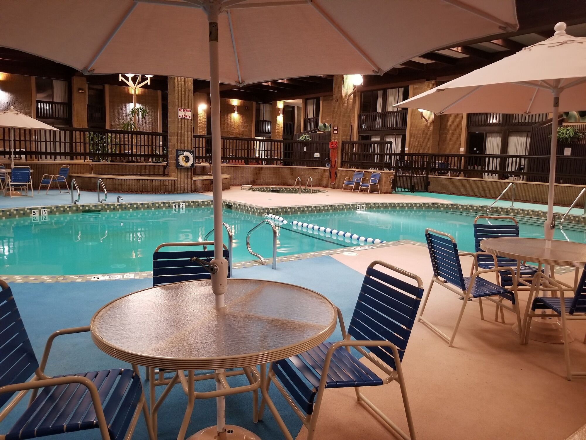 Hotel Ramada By Wyndham Alpena Exterior foto